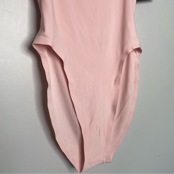 Norma Kamali Tara Bodysuit NWT in Blush Light Pink Medium 38 Sleeveless V-Neck - Picture 7 of 15